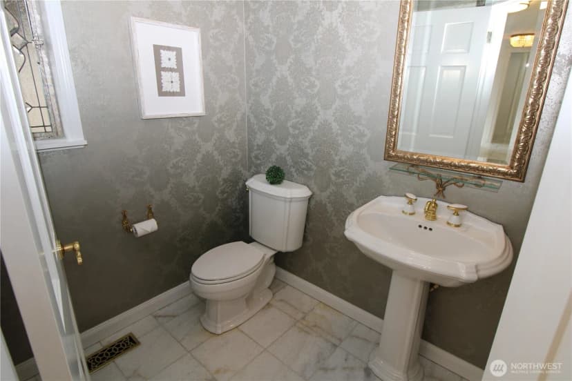 Property photo for 1424 49th Street Ne, Tacoma photo 30
