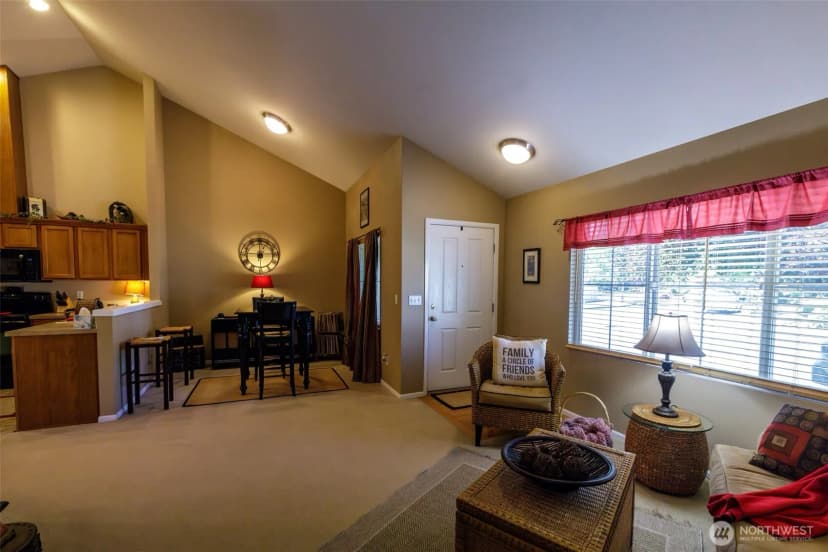 Property photo for 5867 Pennsylvania Street Se, Lacey photo 6
