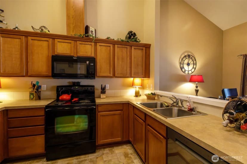 Property photo for 5867 Pennsylvania Street Se, Lacey photo 11