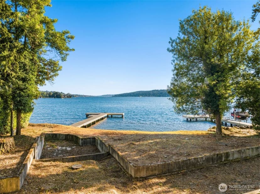 Property photo for 10849 Se Lake Road, Bellevue