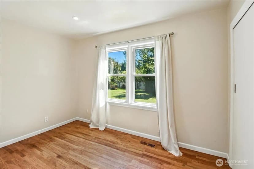 Property photo for 627 Sw 141st Street, Burien photo 12