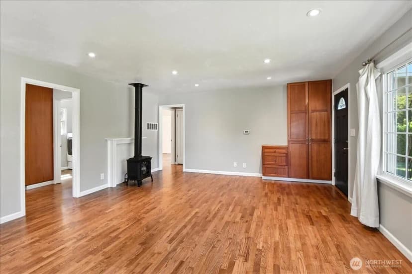 Property photo for 627 Sw 141st Street, Burien photo 4
