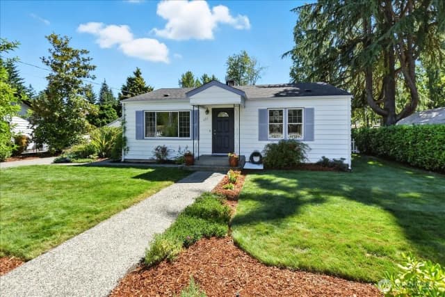 Property photo for 627 Sw 141st Street, Burien