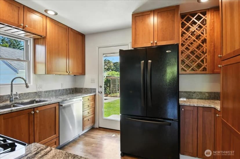 Property photo for 627 Sw 141st Street, Burien photo 7