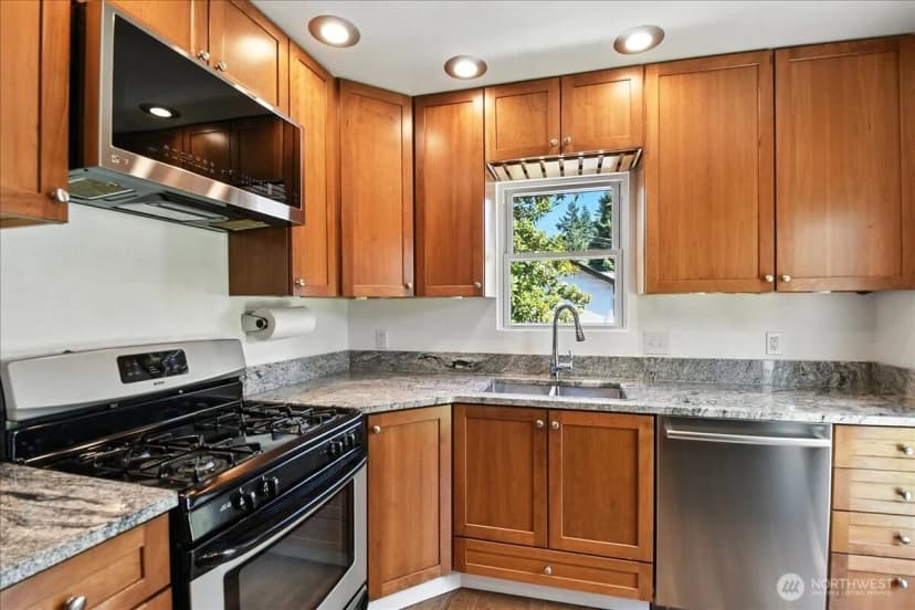 Property photo for 627 Sw 141st Street, Burien photo 6