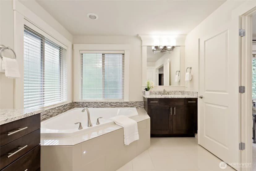 Property photo for 684 235th Avenue Ne, Sammamish photo 25