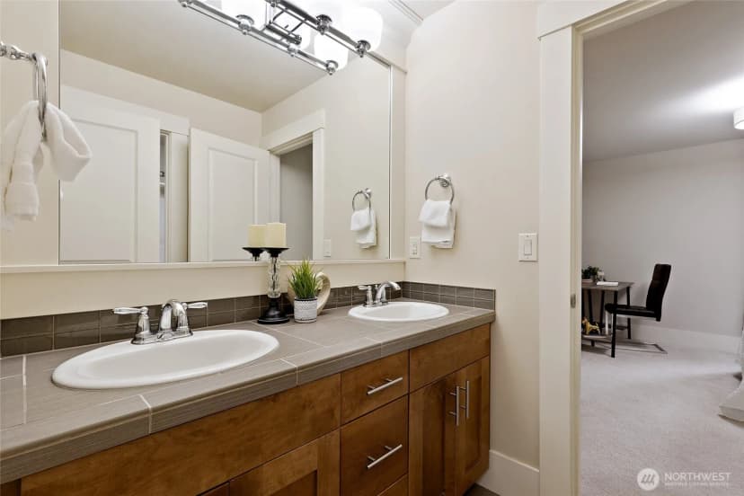 Property photo for 684 235th Avenue Ne, Sammamish photo 31