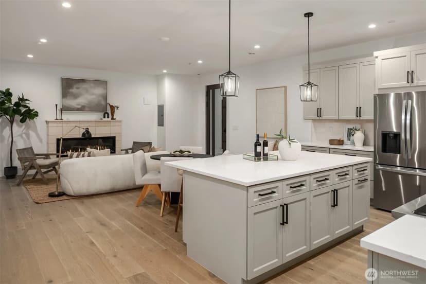 Property photo for 421 14th Avenue W #b, Kirkland photo 6