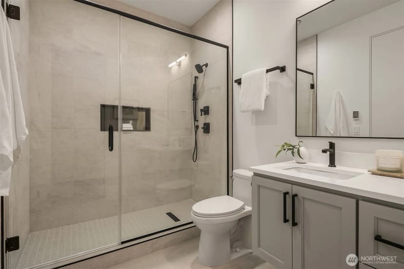 Property photo for 421 14th Avenue W #b, Kirkland photo 10