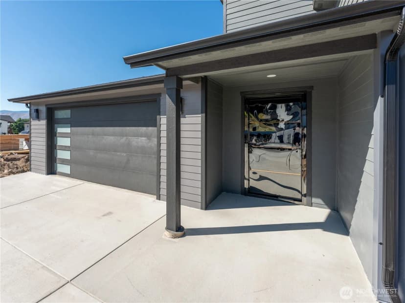 Property photo for 252 Nw Chinook Way, East Wenatchee photo 2