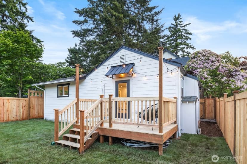 Property photo for 11550 22nd Avenue Ne, Seattle