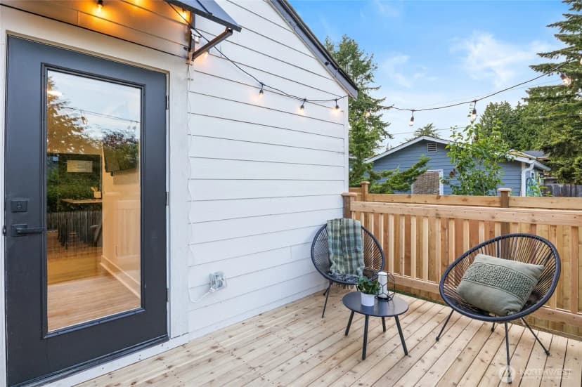 Property photo for 11550 22nd Avenue Ne, Seattle photo 18
