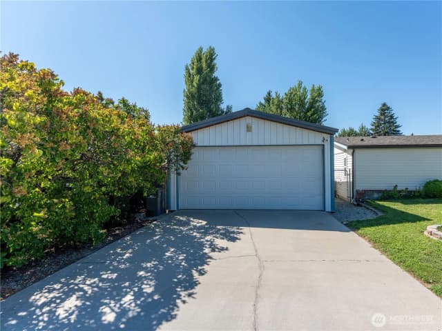 Property photo for 1623 Locust Street, Wenatchee photo 4