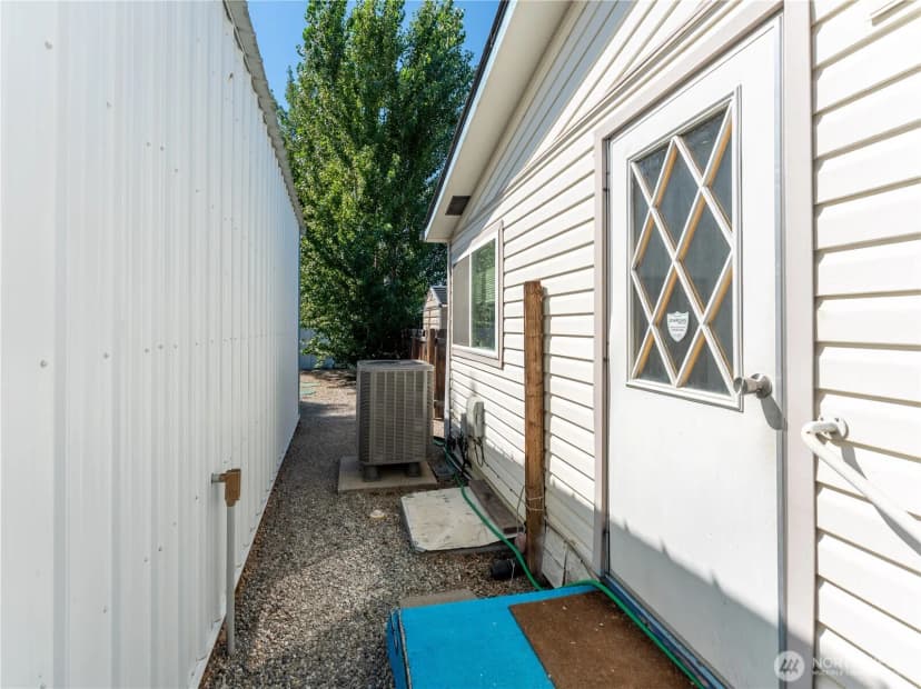 Property photo for 1623 Locust Street, Wenatchee photo 30