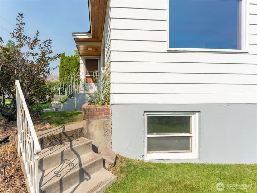Property photo for 1610 Walnut Street, Wenatchee photo 34