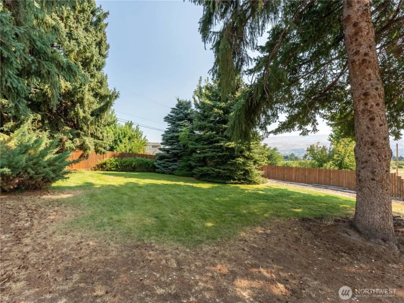 Property photo for 1610 Walnut Street, Wenatchee photo 31