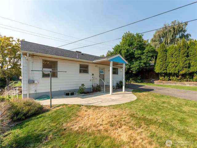 Property photo for 1610 Walnut Street, Wenatchee photo 3