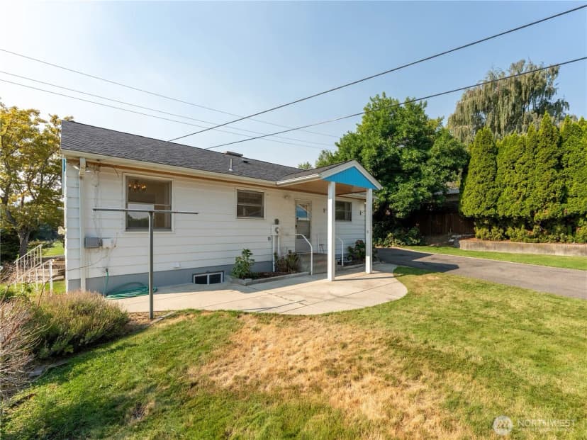 Property photo for 1610 Walnut Street, Wenatchee photo 3