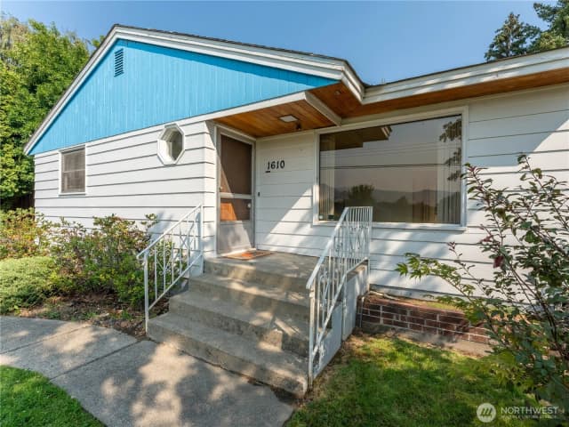 Property photo for 1610 Walnut Street, Wenatchee photo 2