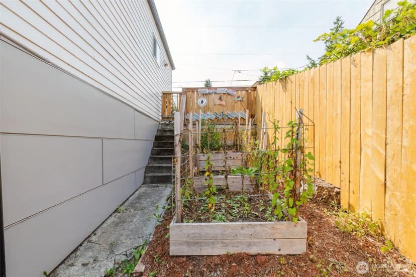 Property photo for 1122 Evans Avenue W, Bremerton photo 27
