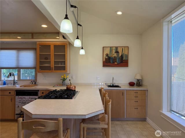 Property photo for 6405 Montclair Avenue Sw, Lakewood photo 4
