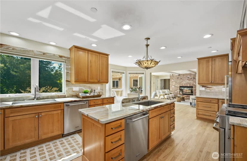 Property photo for 4465 W Mercer Way, Mercer Island photo 11