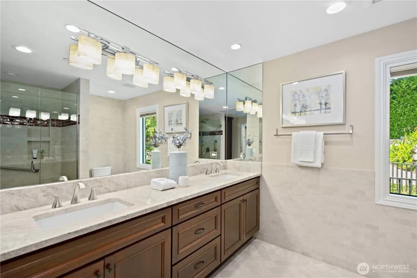 Property photo for 4465 W Mercer Way, Mercer Island photo 18