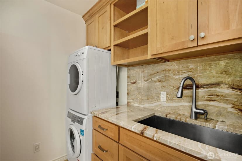 Property photo for 4465 W Mercer Way, Mercer Island photo 15