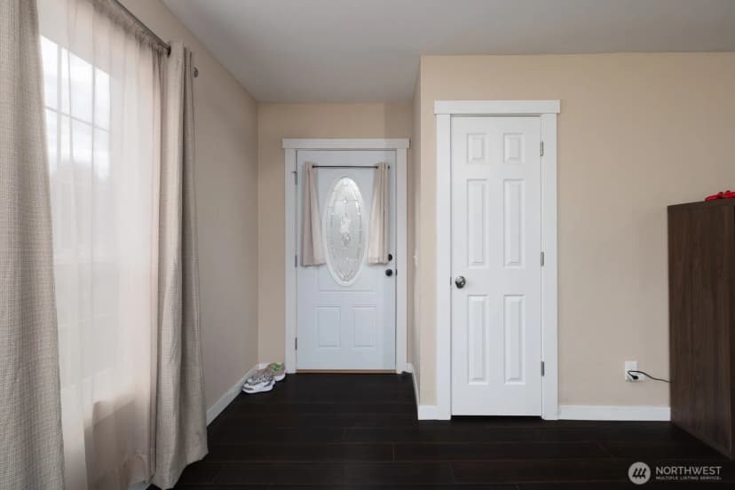 Property photo for 612 Main Avenue, Morton photo 8
