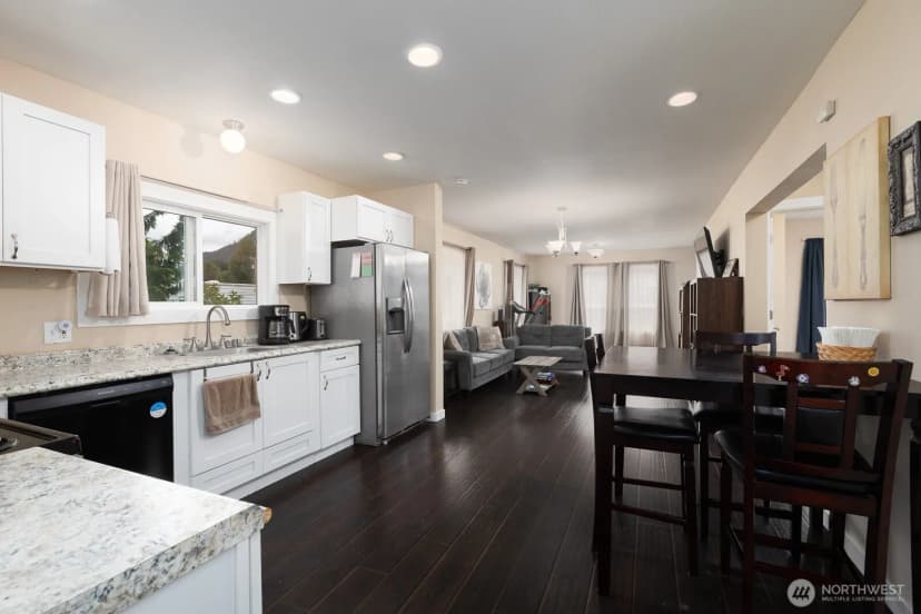 Property photo for 612 Main Avenue, Morton photo 13
