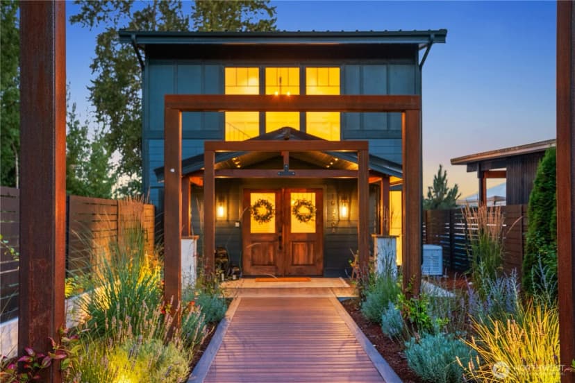 Property photo for 10330 Sandy Beach Drive, Lake Stevens