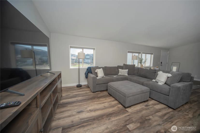 Property photo for 695 Chukar Place Sw, Quincy photo 7