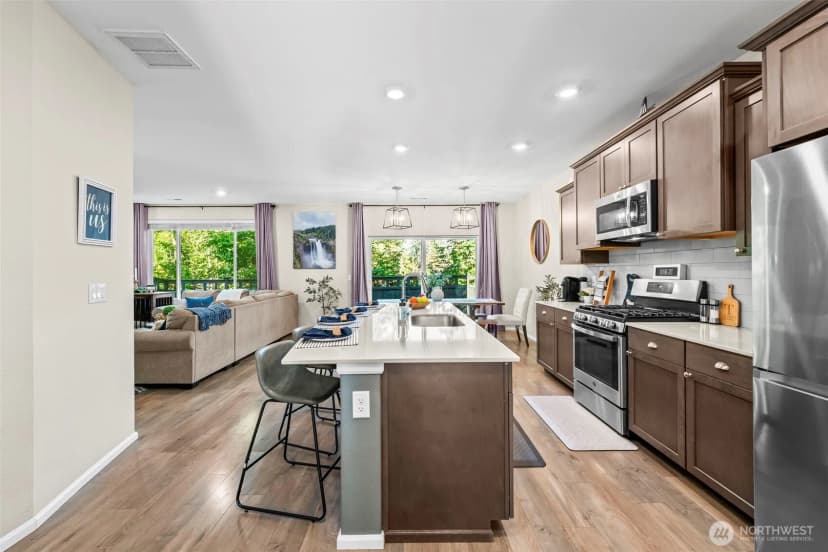 Property photo for 32540 Granite Court, Black Diamond photo 13