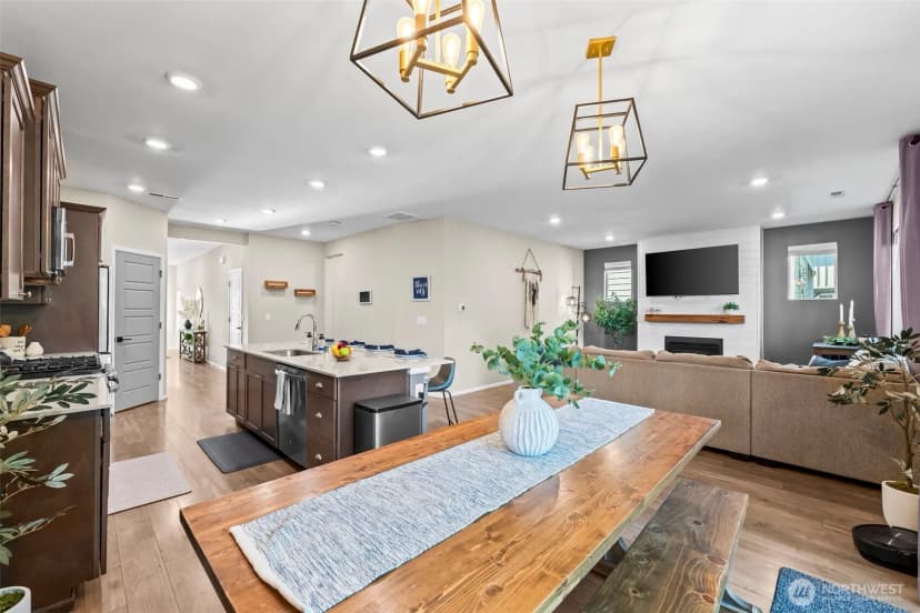 Property photo for 32540 Granite Court, Black Diamond photo 20