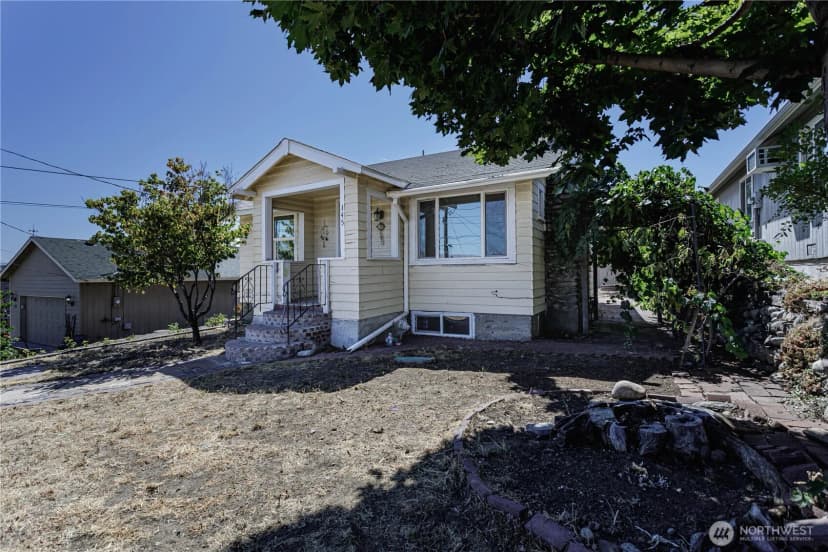 Property photo for 145 Crawford Avenue, Wenatchee photo 2