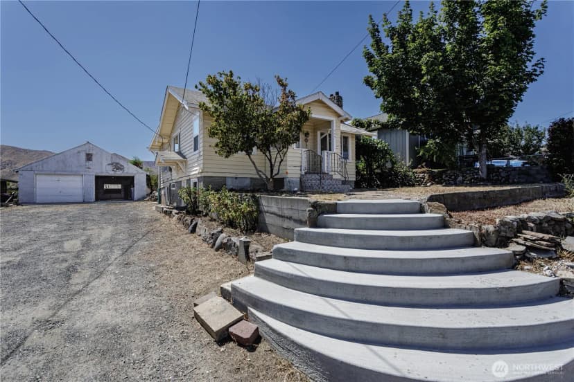 Property photo for 145 Crawford Avenue, Wenatchee photo 32