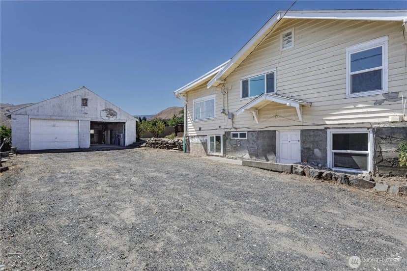 Property photo for 145 Crawford Avenue, Wenatchee photo 30