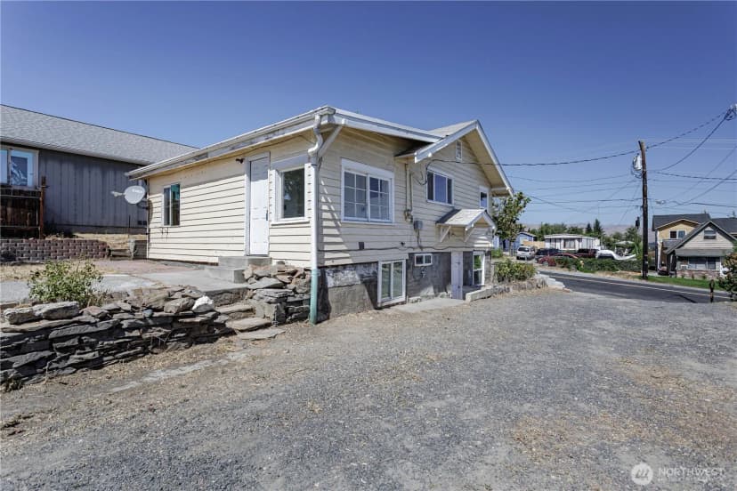 Property photo for 145 Crawford Avenue, Wenatchee photo 31