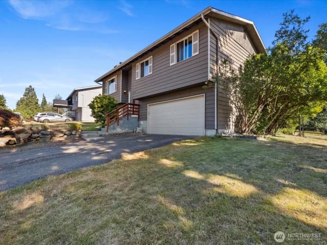 Property photo for 9130 7th Street Se, Lake Stevens photo 3