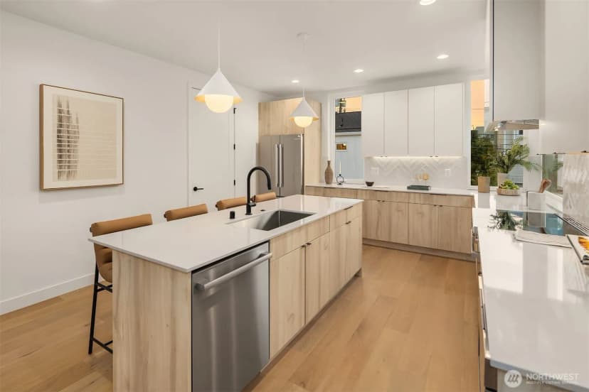 Property photo for 2649 41st Avenue Sw, Seattle photo 16