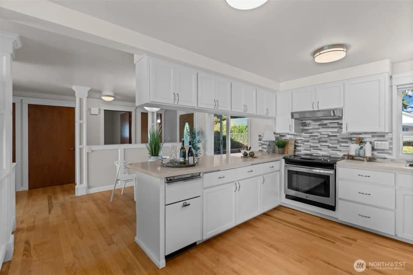 Property photo for 4026 Forest Beach Drive Nw, Gig Harbor photo 6