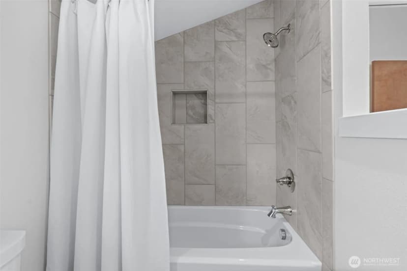 Property photo for 4026 Forest Beach Drive Nw, Gig Harbor photo 27