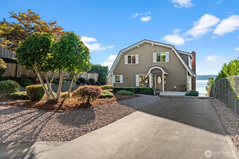 Property photo for 4026 Forest Beach Drive Nw, Gig Harbor photo 3