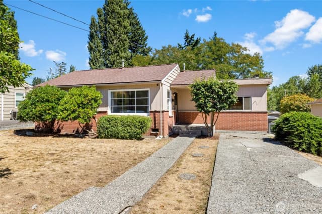 Property photo for 15310 26th Avenue Ne, Shoreline