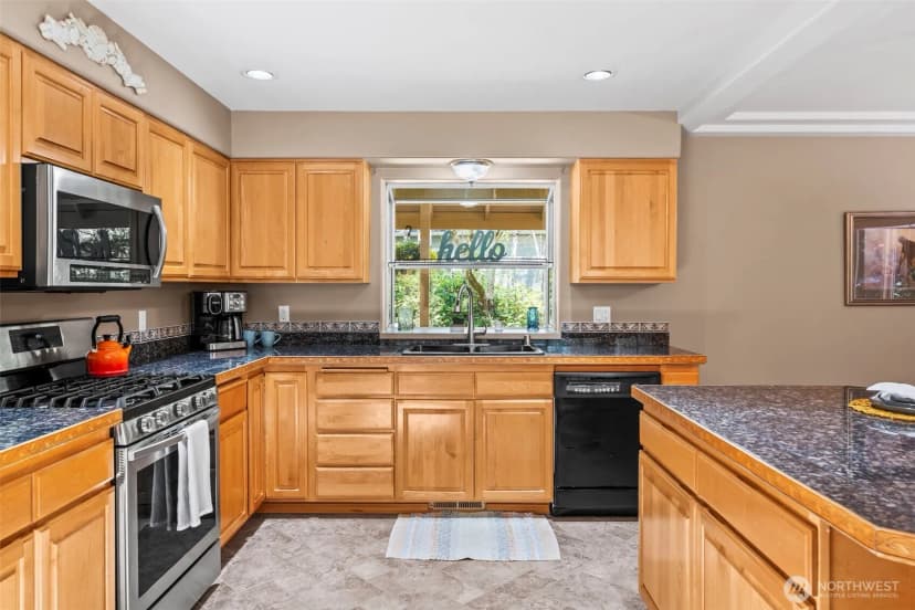 Property photo for 10813 123rd Avenue Nw, Gig Harbor photo 11