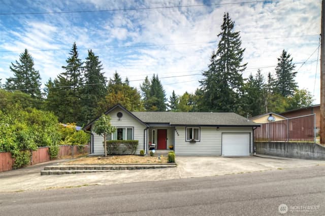 Property photo for 6490 Graceland Road Ne, Bremerton photo 2