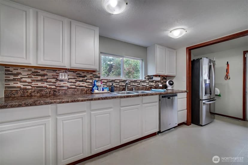 Property photo for 6490 Graceland Road Ne, Bremerton photo 9