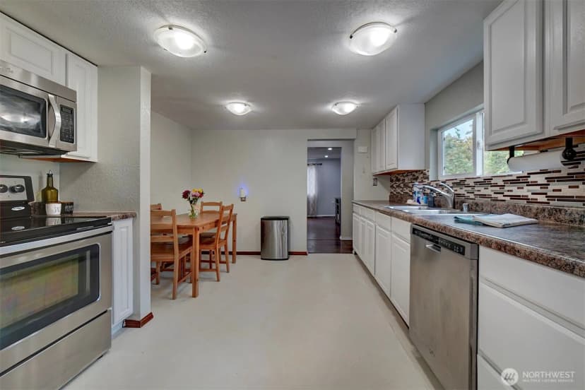 Property photo for 6490 Graceland Road Ne, Bremerton photo 8