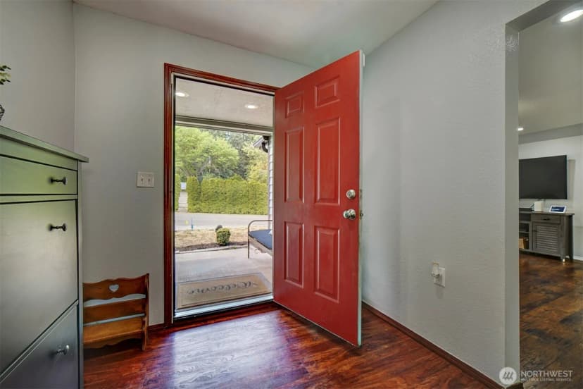 Property photo for 6490 Graceland Road Ne, Bremerton photo 4