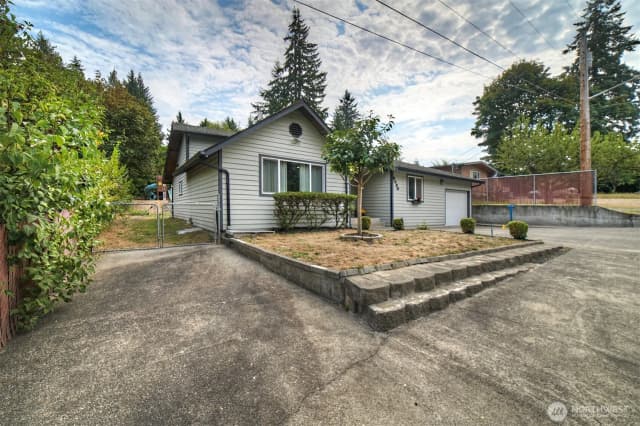 Property photo for 6490 Graceland Road Ne, Bremerton photo 3